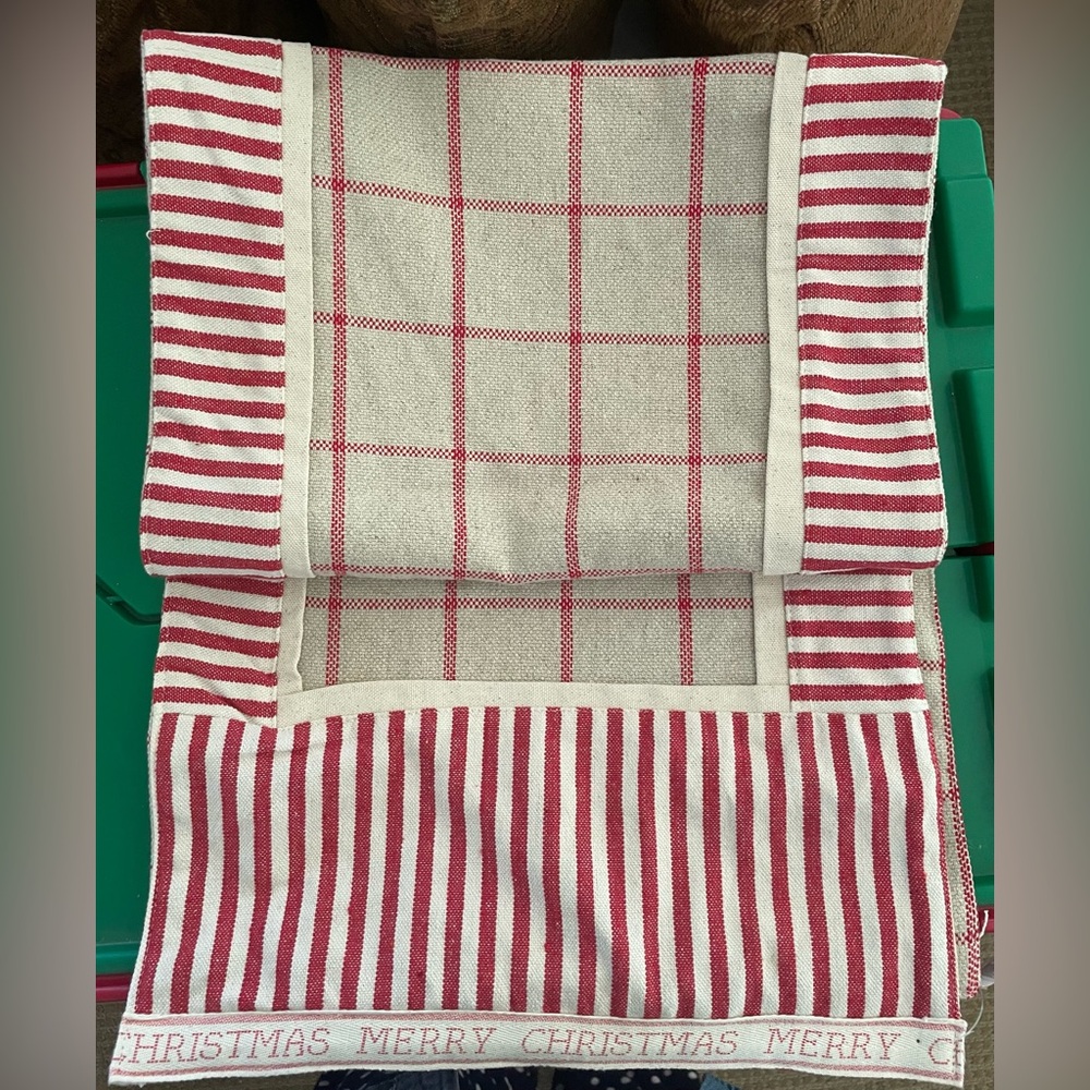 Holiday Christmas Table Runner